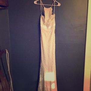 NEVER BEEN WORN Lulu’s White Lace Dress